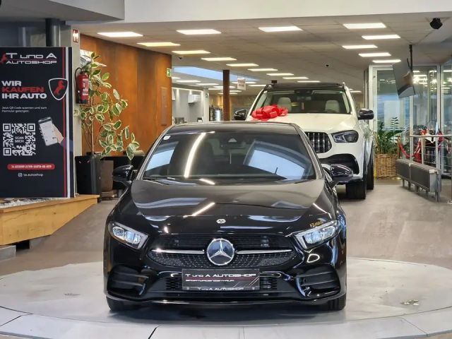 Mercedes-Benz A 180 A 180 d AMG Line