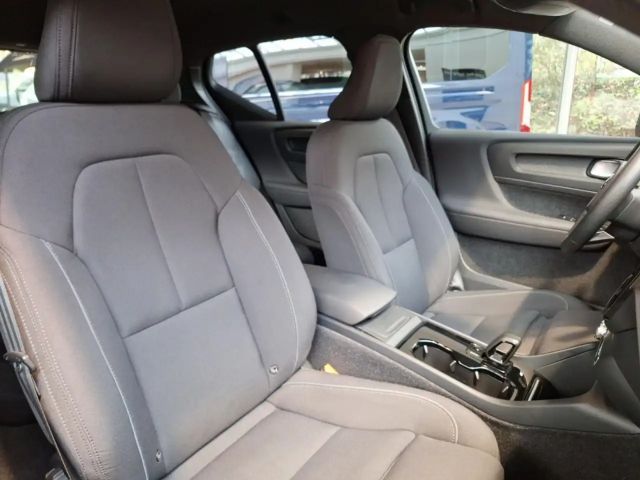 Volvo XC40 Core R-Design Recharge