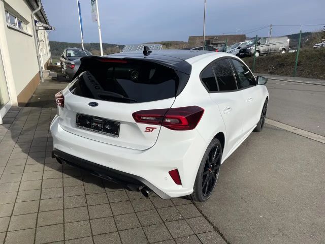 Ford Focus ST Line