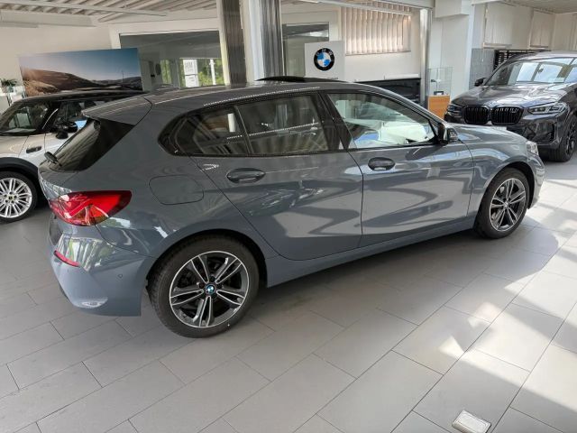 BMW 118 118i Sedan Sport Line