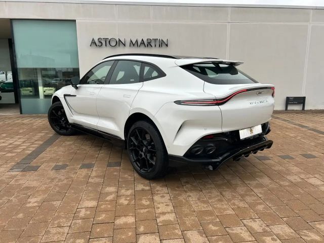 Aston Martin DBX V8