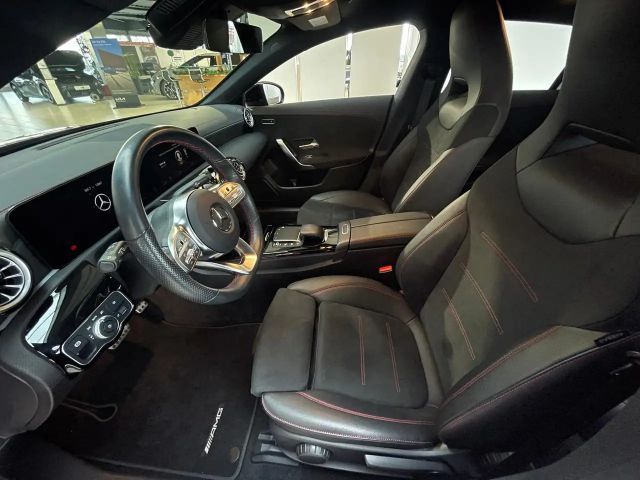 Mercedes-Benz CLA 200 AMG Line