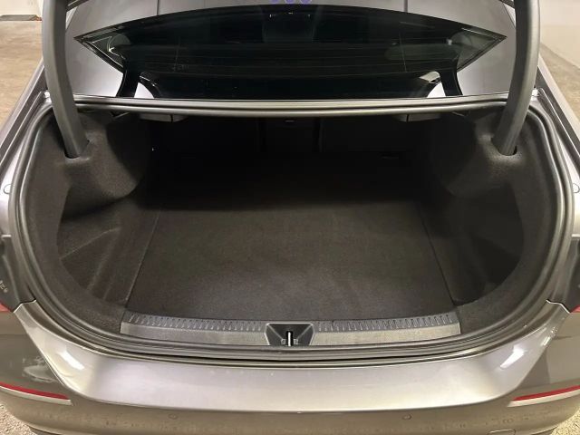 Mercedes-Benz A 180 Limousine PTS Cam Navi Wide AHK LED SHZ