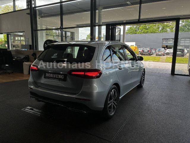 Mercedes-Benz B 180 Sedan