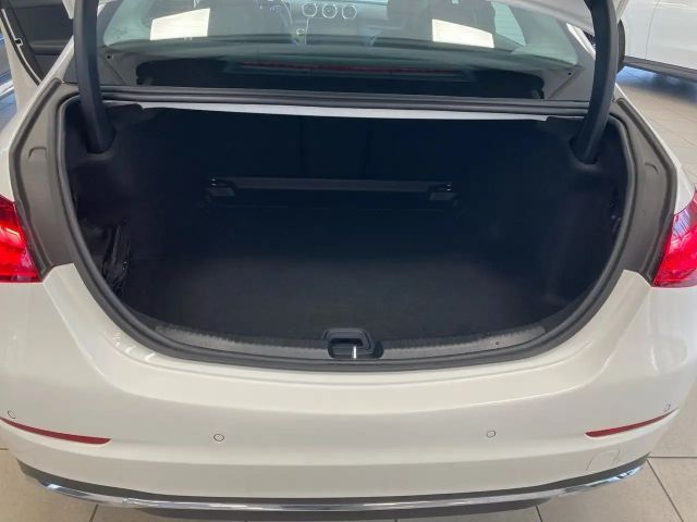 Mercedes-Benz C 180 AVANTGARDE Sedan