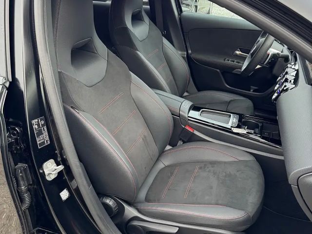 Mercedes-Benz A 200 A 200 d AMG Line