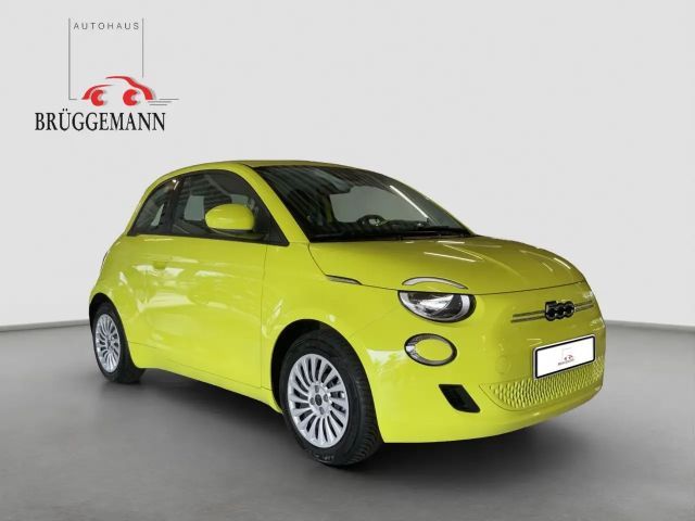 Fiat 500e 23,8 kWh + Ganzjahresreifen