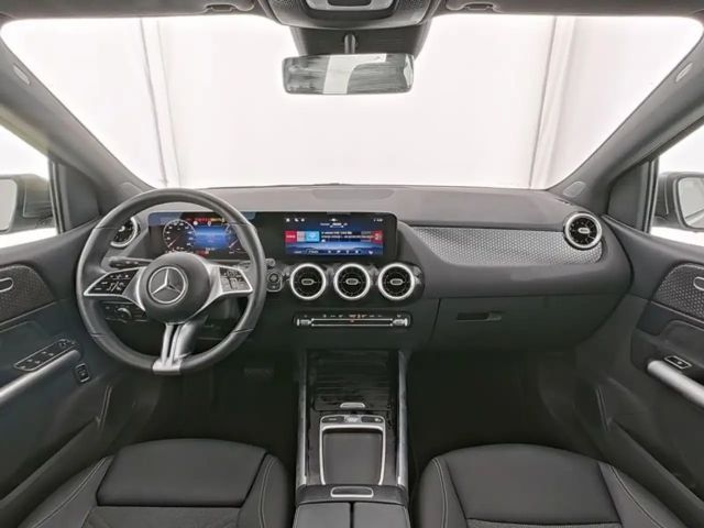 Mercedes-Benz B 200 Progressive Sedan