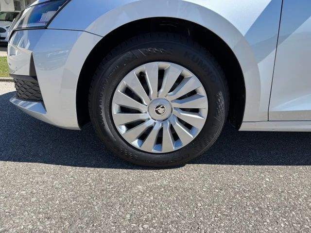 Skoda Octavia Essence TSI