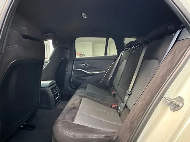 BMW 330 330d M-Sport Touring xDrive