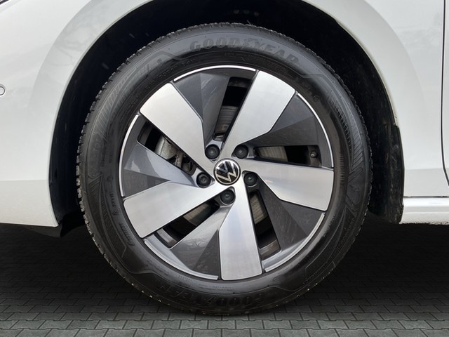 Volkswagen Passat 1.5 eTSI Business DSG Variant