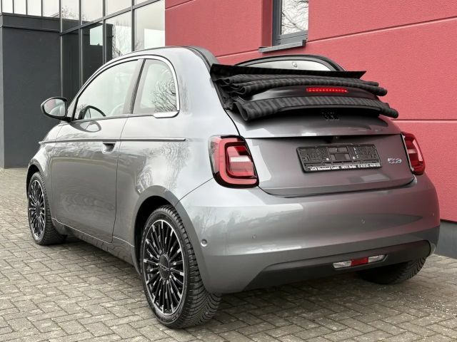 Fiat 500e La Prima