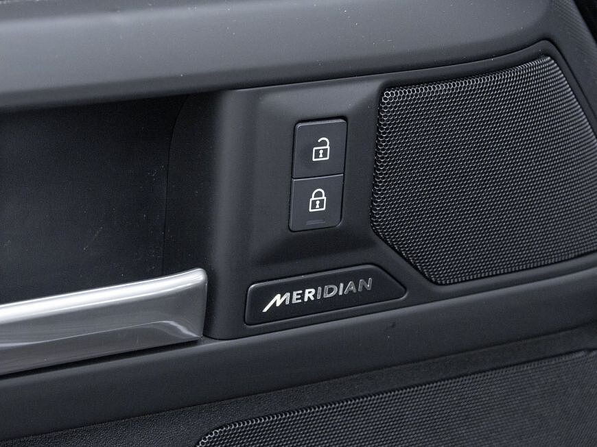 Land Rover Defender 110 Dynamic SE