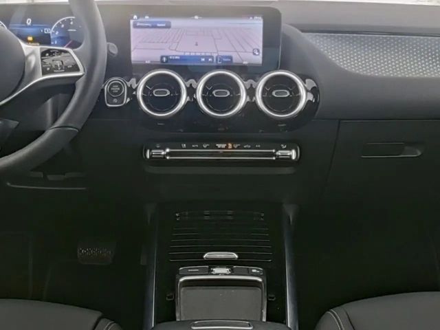 Mercedes-Benz B 200 Progressive Sedan