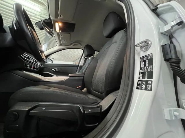 BMW 320 320d Touring xDrive