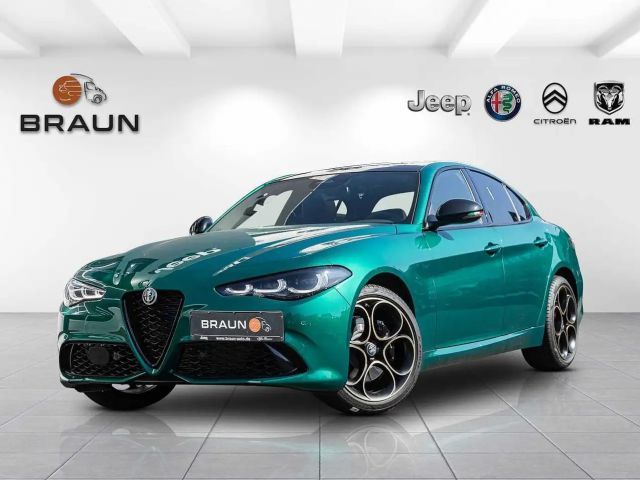 Alfa Romeo Giulia AT8 Q4