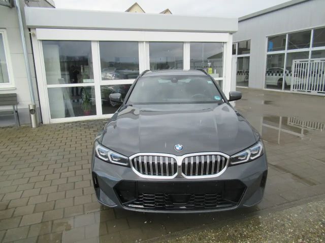 BMW 330 330i M-Sport xDrive