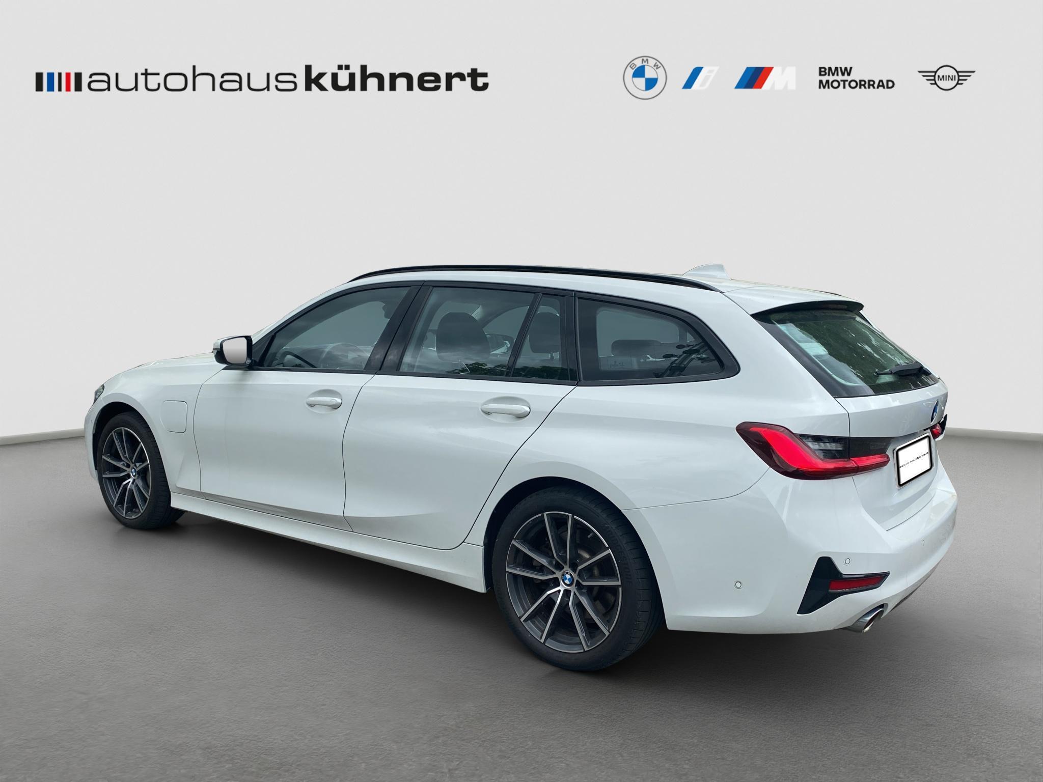 BMW 330 330e Touring iperformance