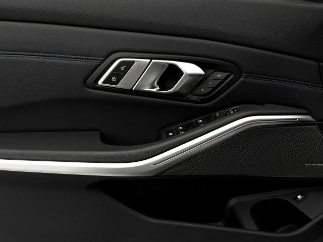 BMW 320 320e M-Sport Sedan