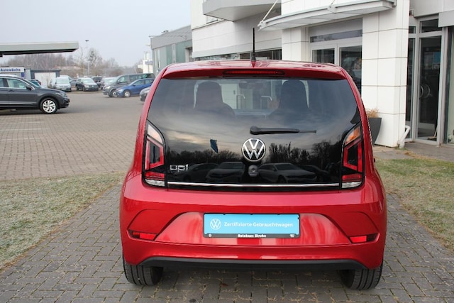 Volkswagen up! Active