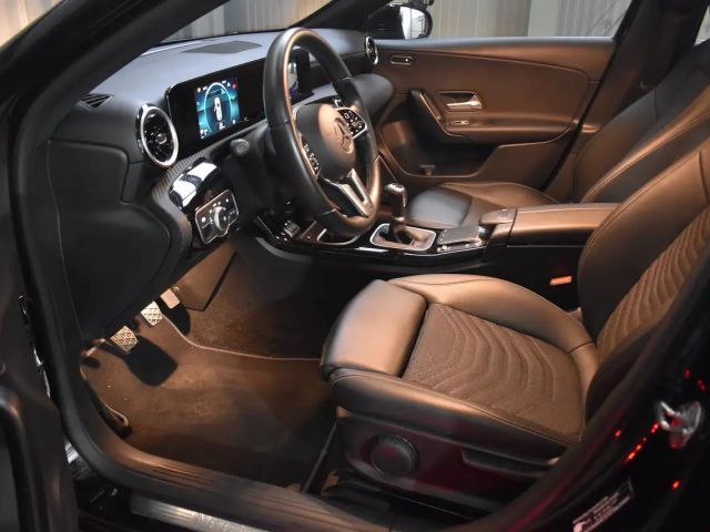 Mercedes-Benz A 180 A 180 d