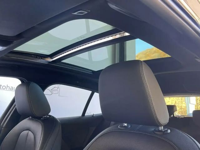 BMW 120 120d Sedan xDrive