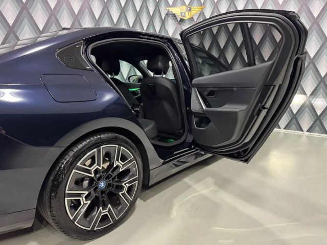 BMW 520 520d M-Sport Sedan xDrive