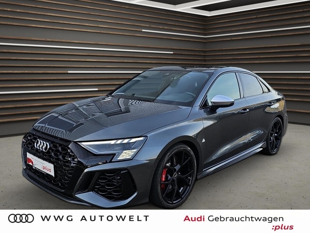 Audi RS3 Quattro S-Tronic Sedan