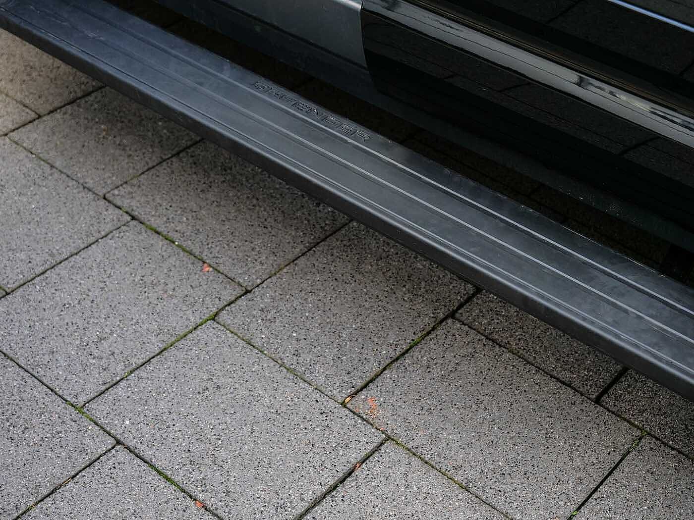 Land Rover Defender 110 Dynamic HSE