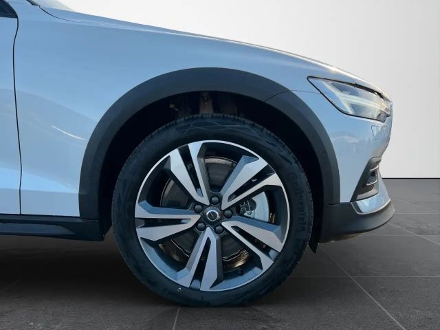 Volvo V60 Cross Country AWD Plus