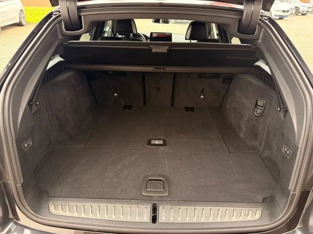 BMW 530 530d M-Sport Touring xDrive