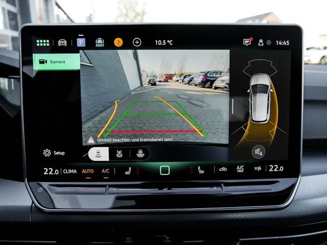 Volkswagen Golf 1.5 TSI Golf VIII IQ.Drive