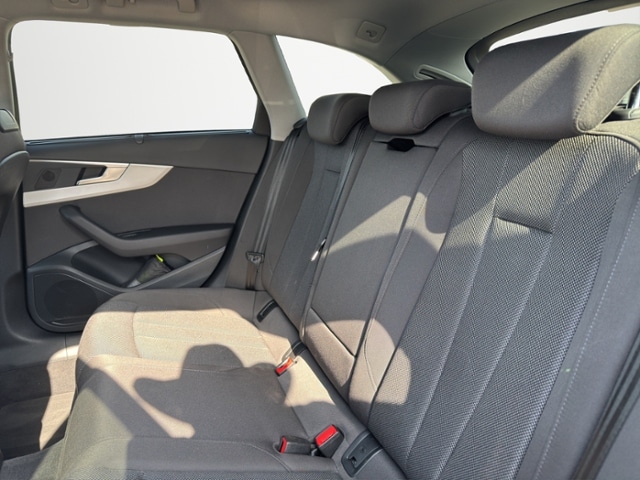 Audi A4 30 TDI Avant S-Tronic