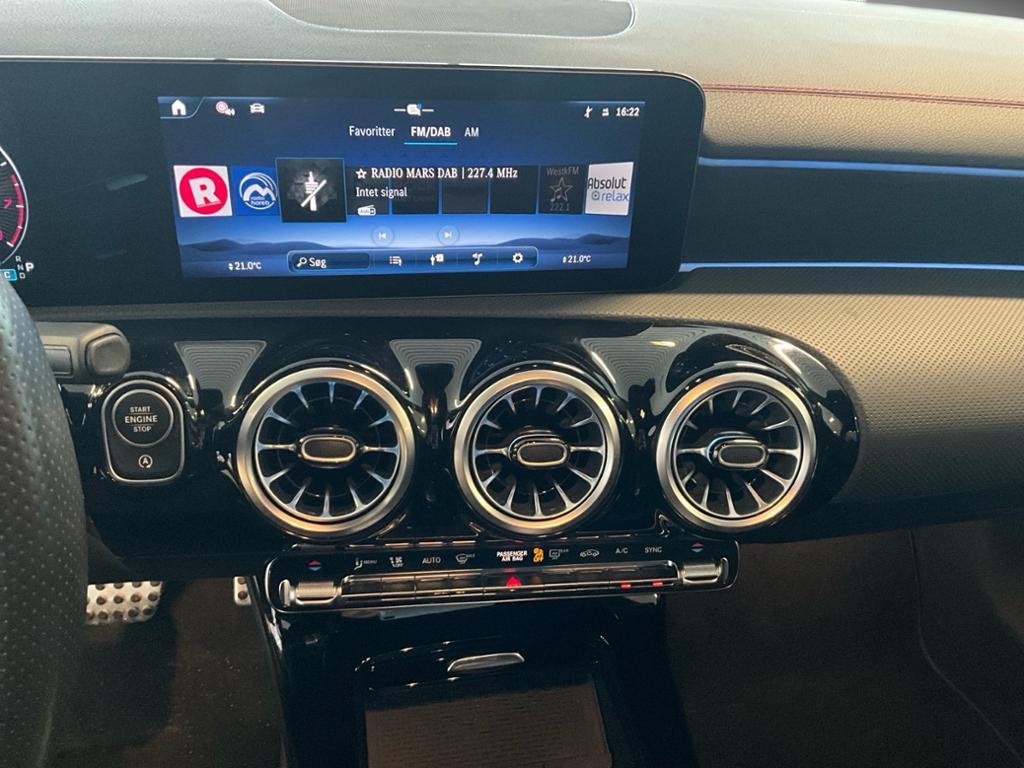 Mercedes-Benz CLA 200 AMG Line Coupé Style