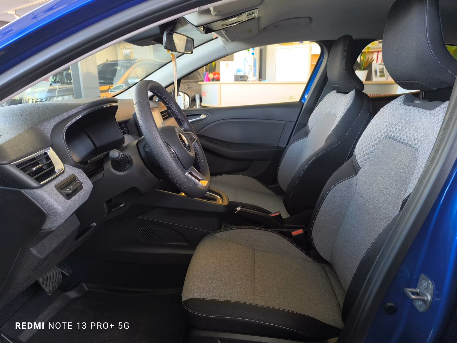 Mitsubishi Colt Hybrid