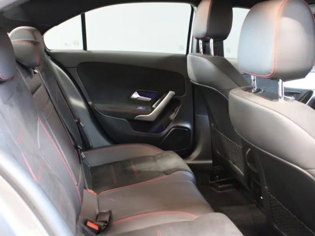 Mercedes-Benz A 180 AMG Line