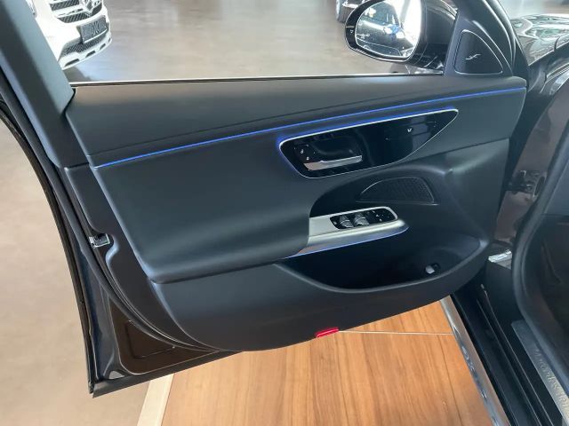 Mercedes-Benz E 220 AVANTGARDE E 220 d Sedan