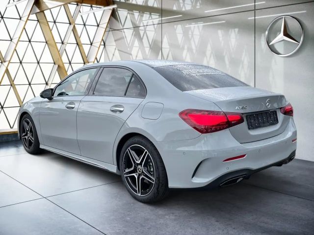 Mercedes-Benz A 180 AMG Line
