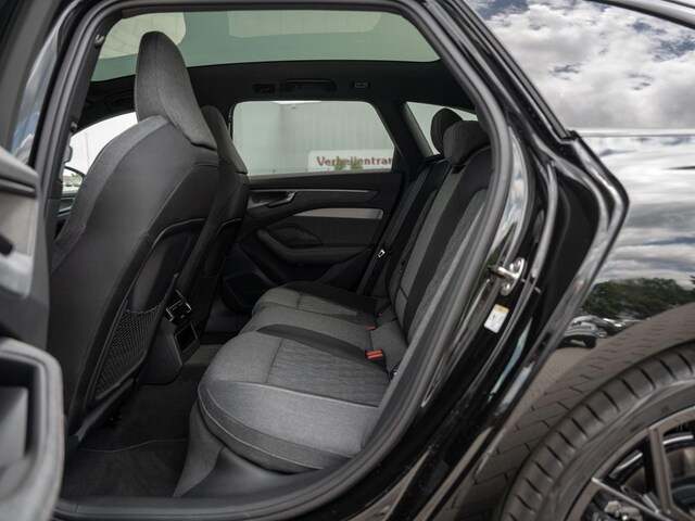 Audi A6 Avant Quattro S-Tronic