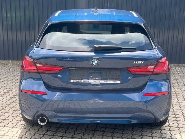 BMW 116 116i 5-deurs Sedan