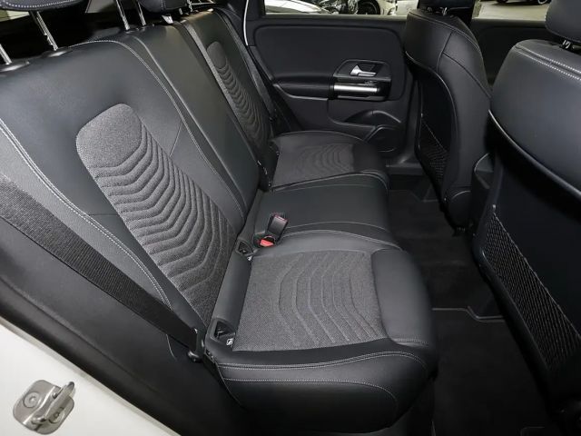 Mercedes-Benz B 180 PANORAMA+TOTWINKEL+360°+MBUX+LED+17 ZOLL