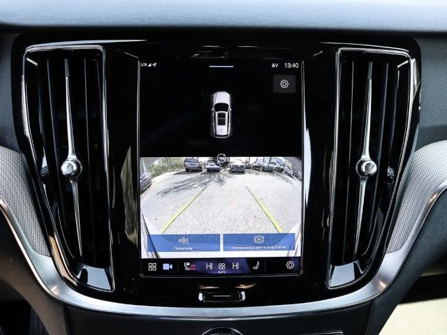 Volvo V60 Cross Country AWD Plus