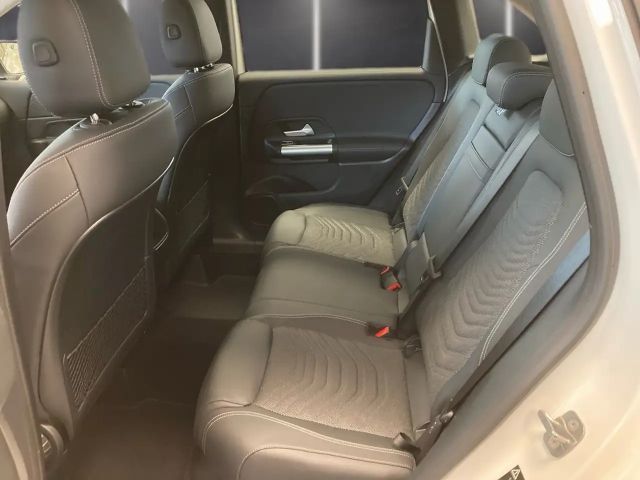 Mercedes-Benz B 220 4MATIC Progressive Sedan