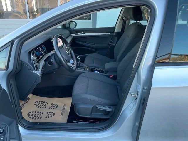 Volkswagen Golf Life Variant