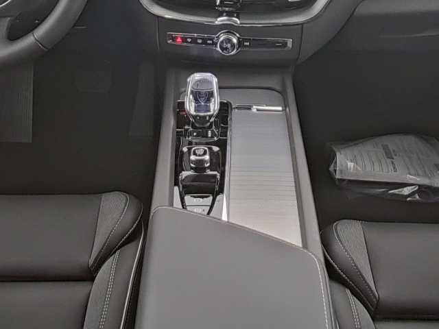 Volvo XC60 AWD Dark Plus