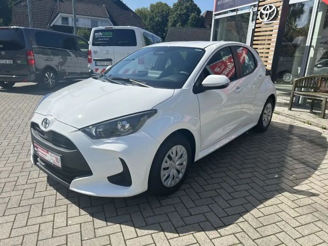 Toyota Yaris Business Hybride Play