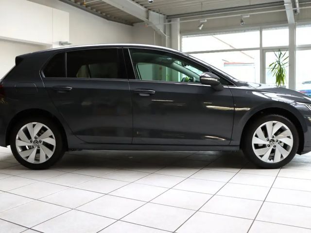 Volkswagen Golf 1.5 eTSI DSG