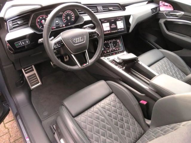 Audi Q8 e-tron 50 Quattro S-Line