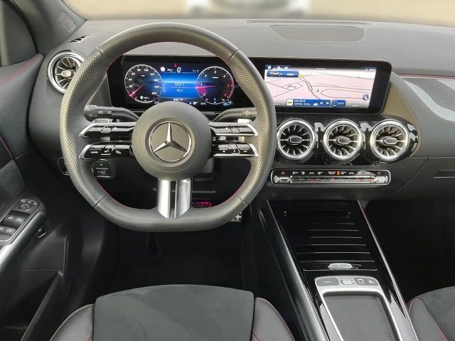 Mercedes-Benz GLA 200 AMG Line GLA 200 d