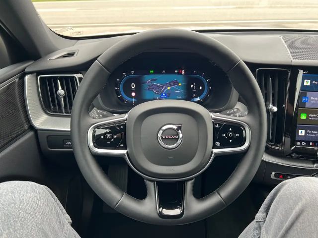 Volvo XC60 AWD Dark Plus